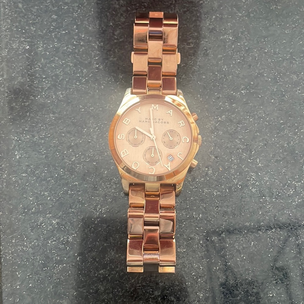 Marc by Marc Jacobs Women’s Rose Gold Stainless steel Chronograph Watch MBM 3107